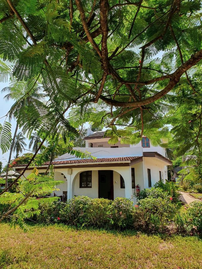 Flame Tree Cottages Нунгви Экстерьер фото